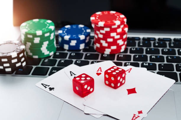 Mobile app installation flow on Android and iOS devices